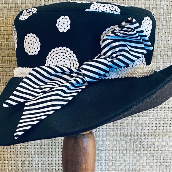 Paula Singleton Accessories Hpdesigner Extra Wide Brim Black White